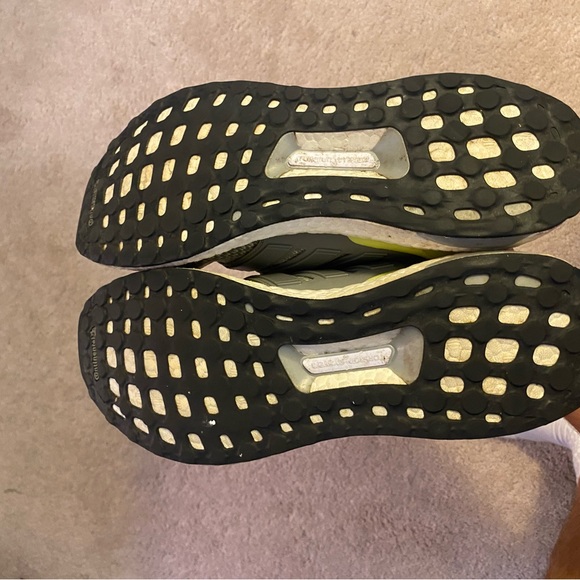 Adidas Ultraboosts - Picture 6 of 6